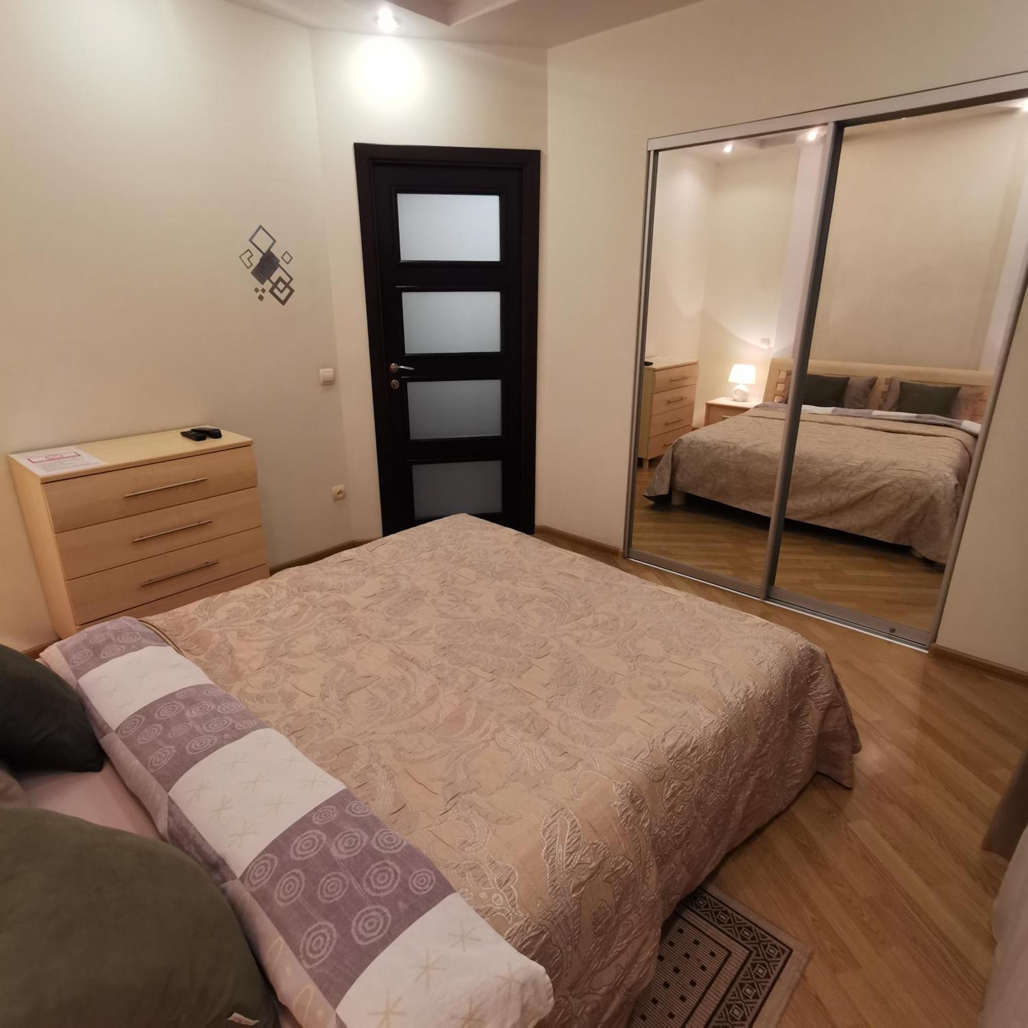 Big Apartment In Rivne Center Εξωτερικό φωτογραφία